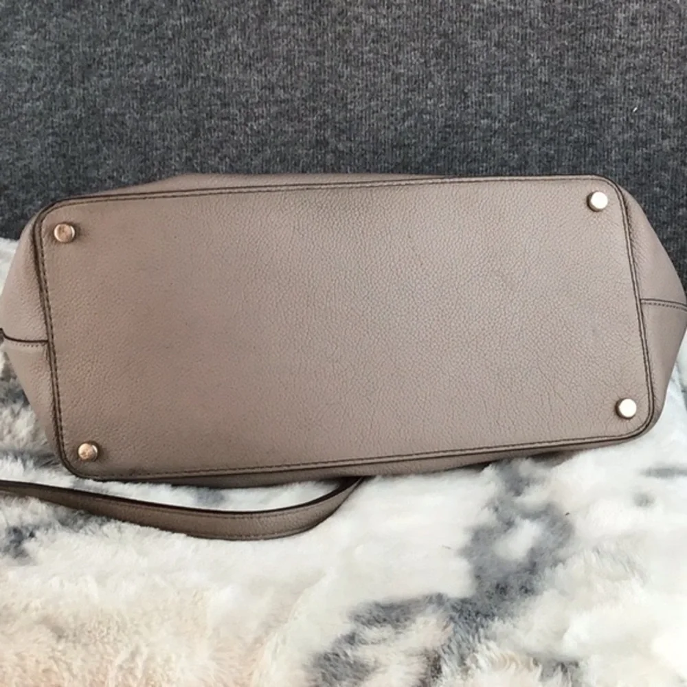 Kate Spade Evangelie Larchmont Avenue Taupe Leather Satchel Tote‎ Purse
